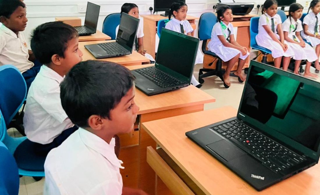 Students in an AtLink-supported computer lab